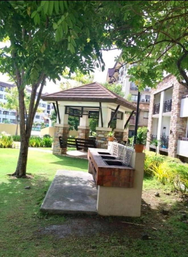 Ferienwohnung Apartelle D' Oasis Davao Stadt Exterior foto